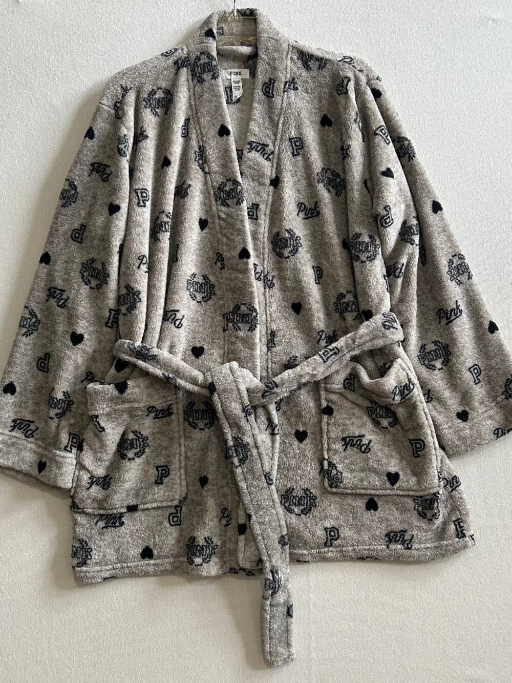 Victoria's Secret Pink Cozy Plush Short Robe Gray Black Logo M/L